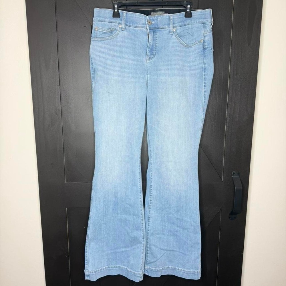 Torrid Light Wash Bombshell Flare Jeans Plus Size Retro Y2K Stretch Denim Fall